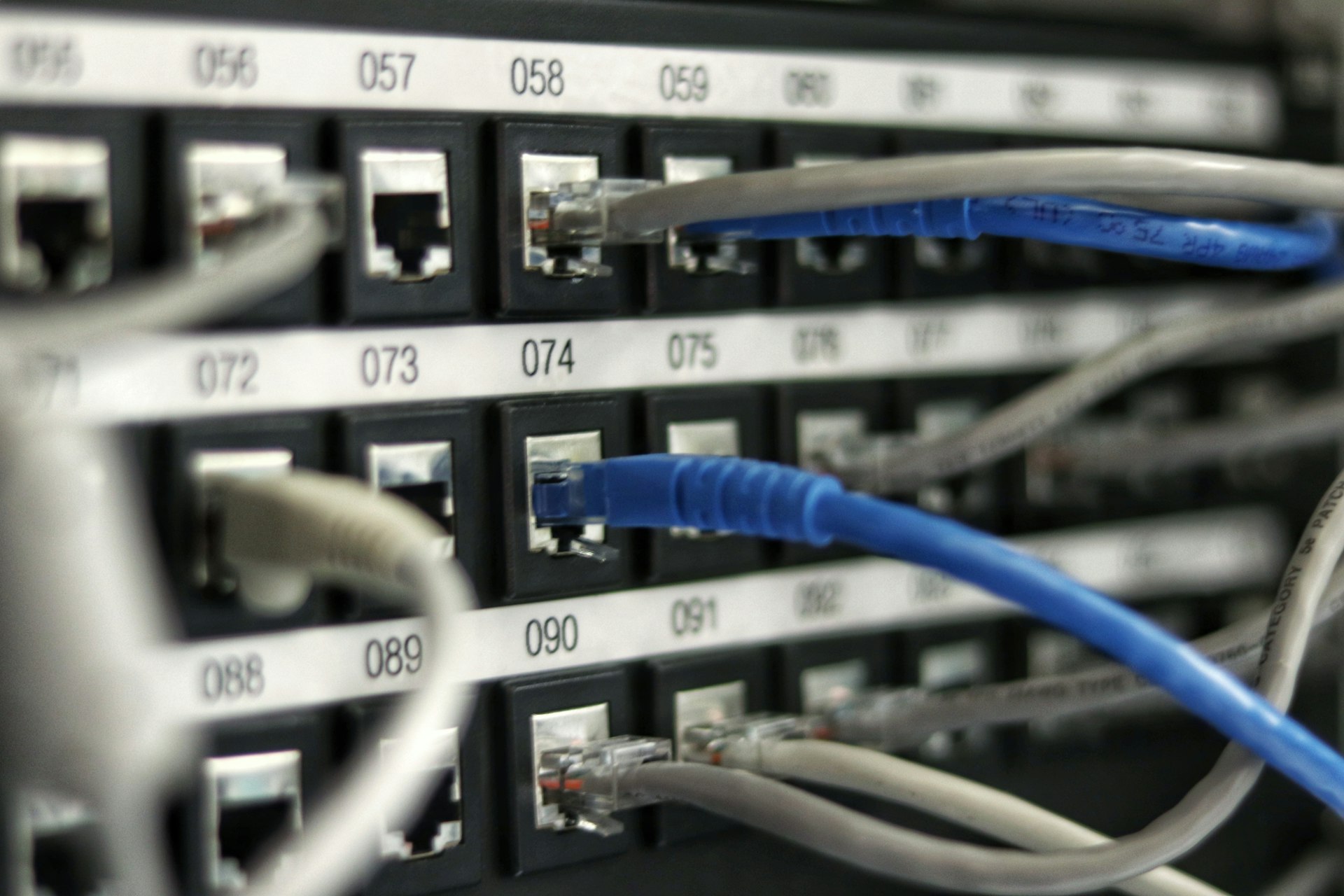 Network patch panel connections